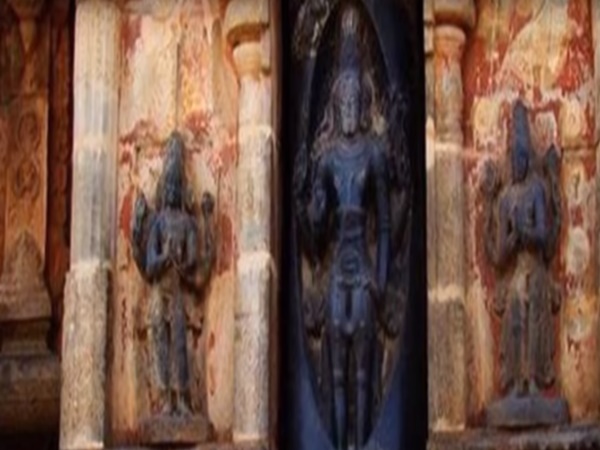 సైంటిస్ట్ లకు చుక్కలు చూపిస్తున్న శివలింగం..