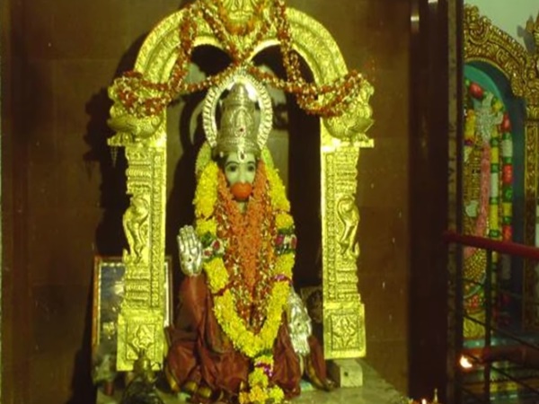 శ్రీరాముడు శయనిస్తూ దర్శనమిచ్చే ఏకైక ఆలయం