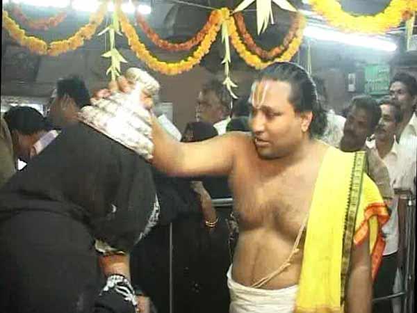 ముస్లింలు భక్తితో పూజించే హిందూ దేవాలయమిది....