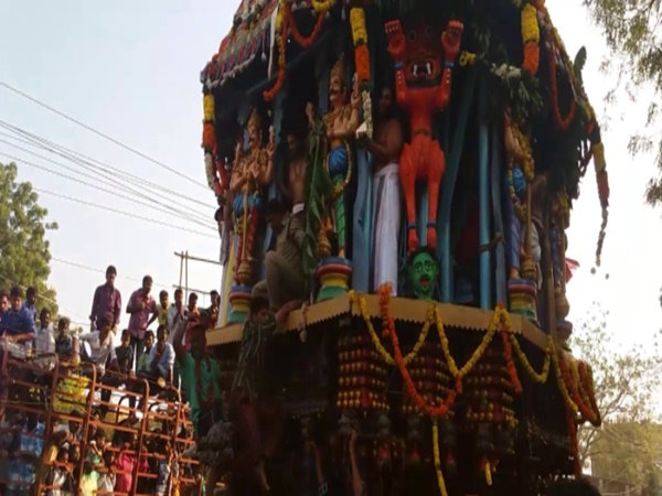 ముస్లింలు భక్తితో పూజించే హిందూ దేవాలయమిది....