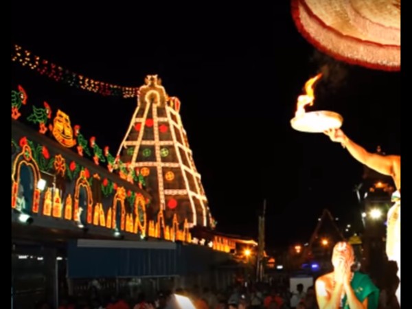 తిరుమలలో మహాద్భుతం... కళ్లు తెరిచిన స్వామివారి