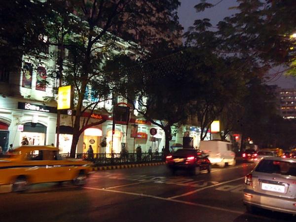 ఉత్తర కోలకతాలో రాత్రిపూట వీధులు