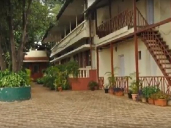 రాజ్ కిరణ్ హోటల్