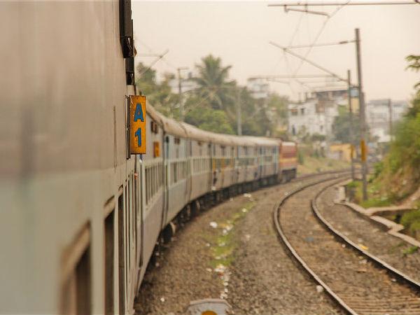 మారేడుమిల్లి ఎలా చేరుకోవాలి?