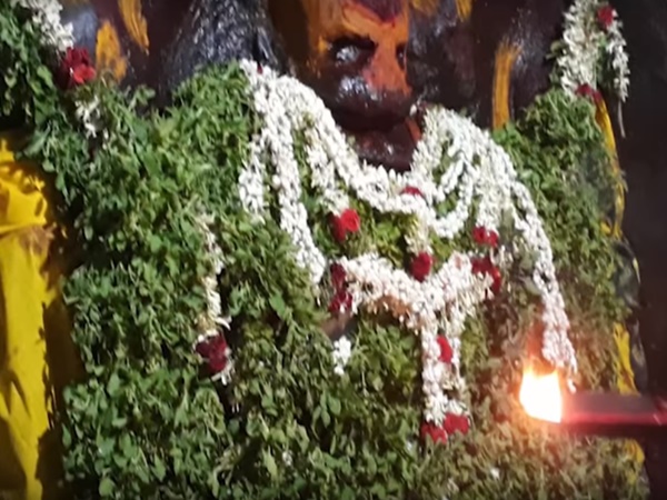 ముట్టుకుంటే మెత్తగా ఉండే విగ్రహం