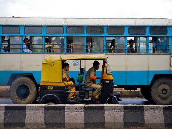 నగర జీవనం ఎక్కడైనా ఇంతే...!