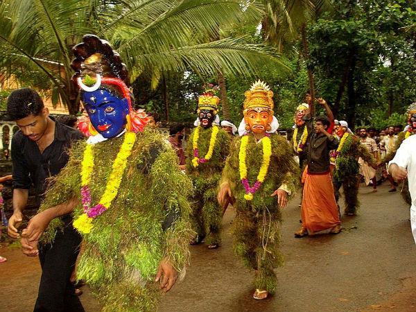 డాన్స్ లు చేస్తే దేవుడు దిగి రావలసిందే!