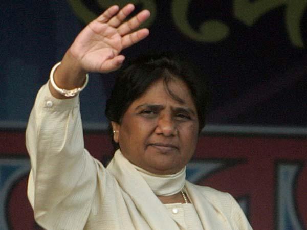 వీరు యాక్టర్లు కాదు .. దేవుళ్ళట ?!