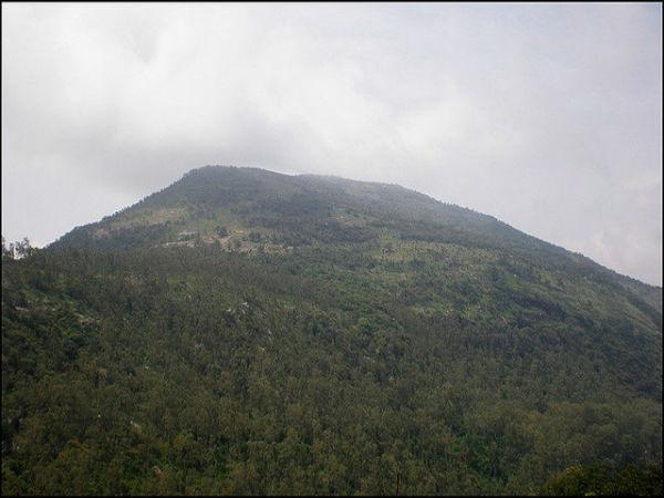 నంది ఆకారంలో ఏర్పడిన కొండ !