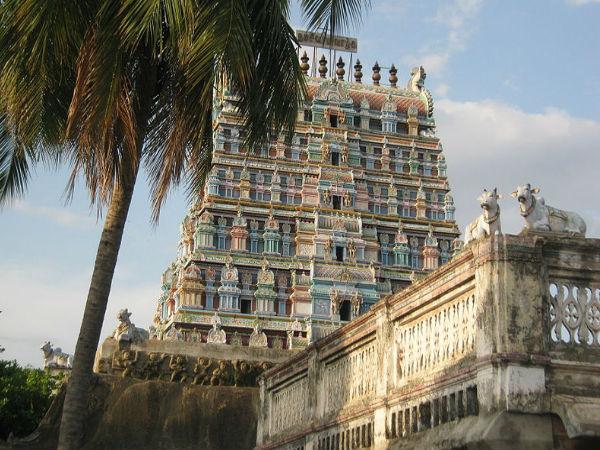 ఆ ఆలయంలో దేవునికి రూపంలేదట !