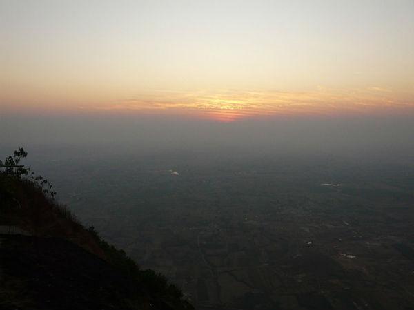 నంది ఆకారంలో ఏర్పడిన కొండ !