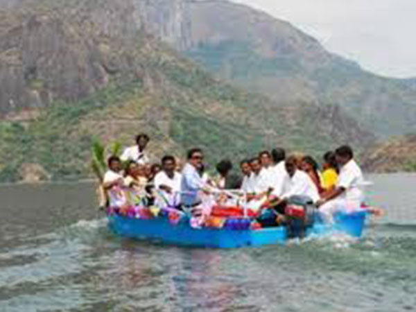 10. బోటు షికారు...