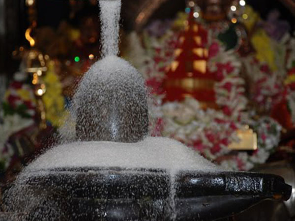 10. పచ్చ కర్పూరంతో అభిషేకం ప్రత్యేకం