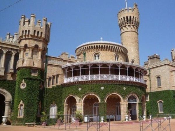 12. బెంగళూరు ప్యాలెస్