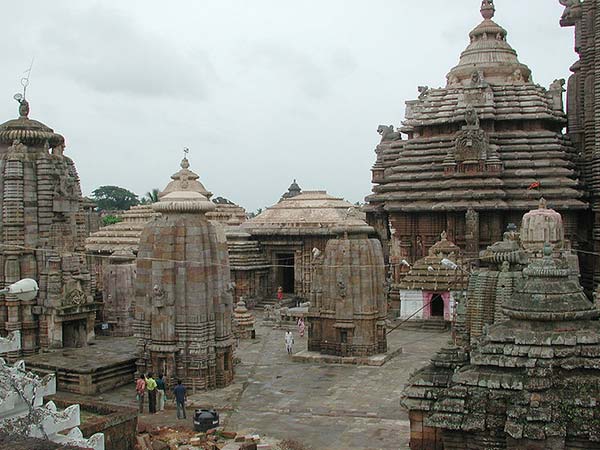 12. లింగరాజ దేవాలయం