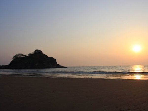 12.మజాలీ బీచ్