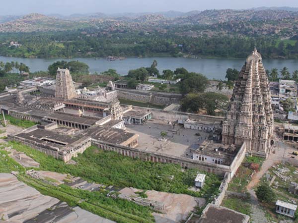 13.విరూపాక్ష దేవాలయం