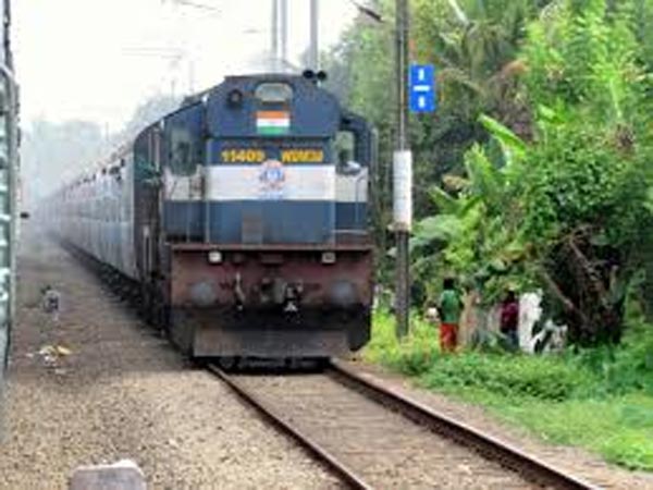 14.రైలు, బస్సు సర్వీసులు కూడా