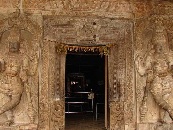 3. అనేక రాజులు పాలించిన ప్రాంతం...