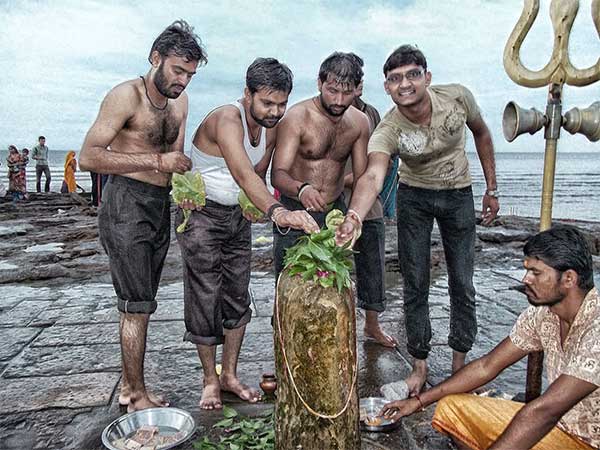 4. భక్తులే పూజారులు