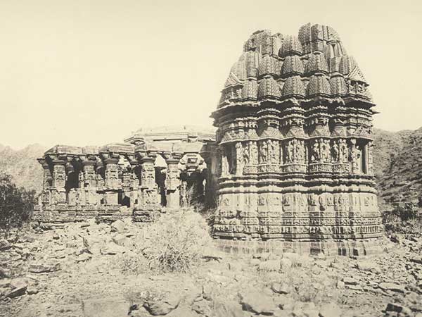 7. విద్యార్థులు దౌడు తీశారు...