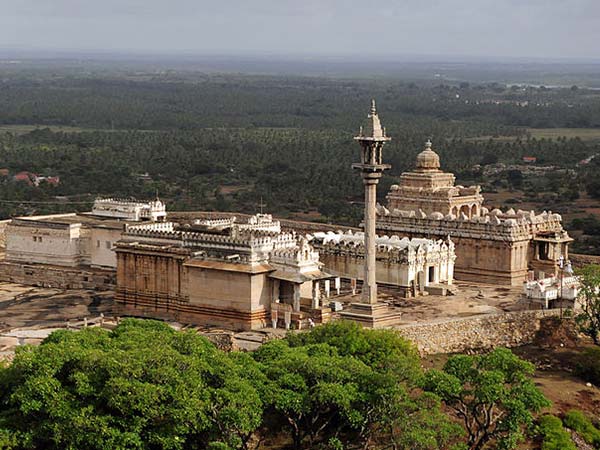 8.రెండు కొండల సమహారం