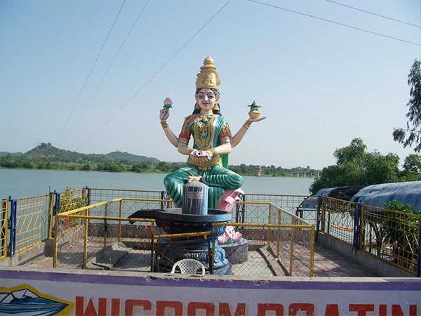 9. ఏ ఏ పర్యాటక ప్రాంతాలను చూడవచ్చు...