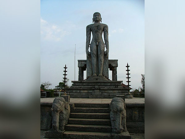 ఈ గోమఠేశ్వర విగ్రహాన్ని చూశారా ఈ గోమఠేశ్వర విగ్రహాన్ని చూశారా