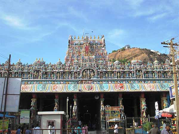 1. మధురైకు 9 కిలోమీటర్ల దూరంలో