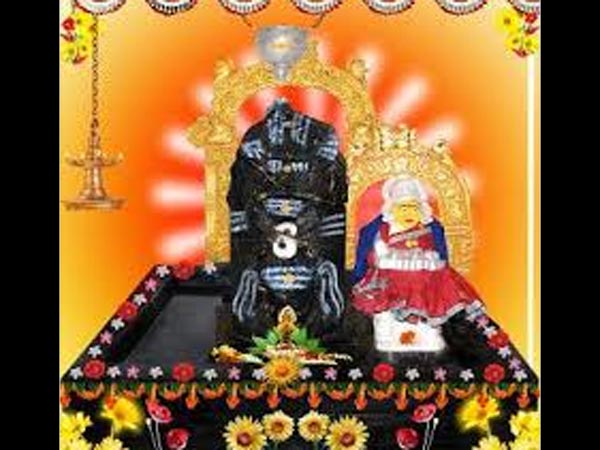 11. ఒకే పీఠం పై