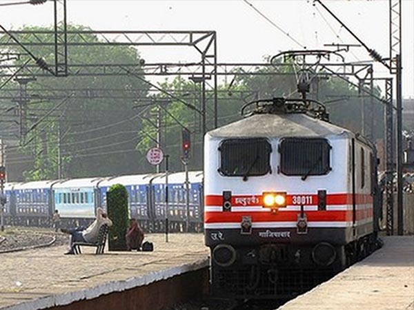13. రైలు సదుపాలయం...