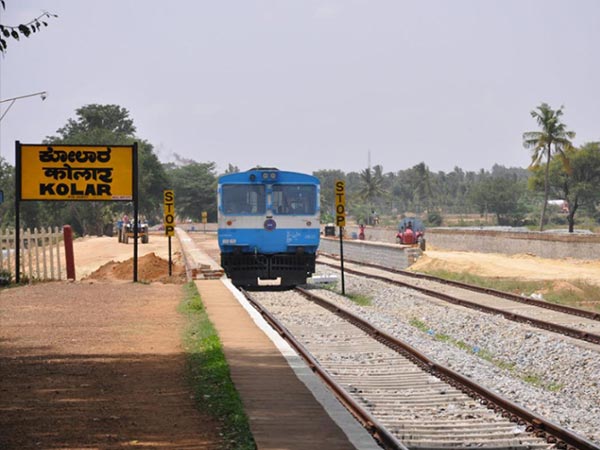 15. రైలు మార్గం