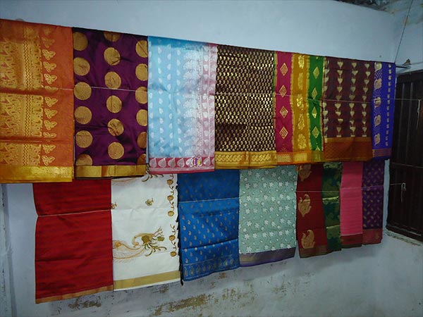 16. పట్టు చీరలకు