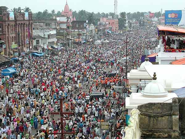 17. మూడు మైళ్లు...12 గంటలు