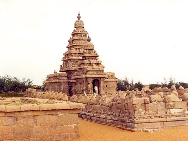 18. చుట్టు పక్కల ఉన్న పర్యటక ప్రాంతాలు