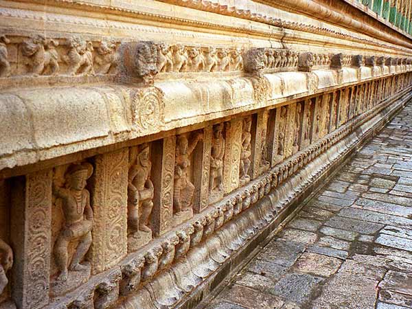 2.యాచకుడి రూపంలో