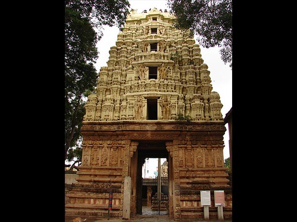 2. సోమేశ్వర ఆలయం