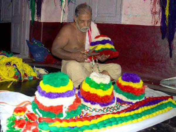 26. రహస్యంగా