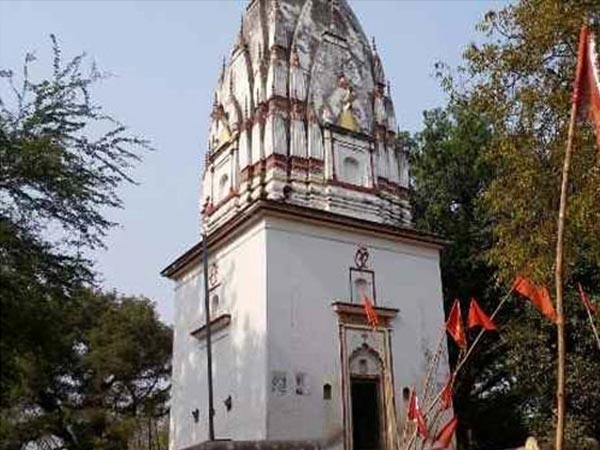 4. ఖబీస్ బాబా ఆలయం,