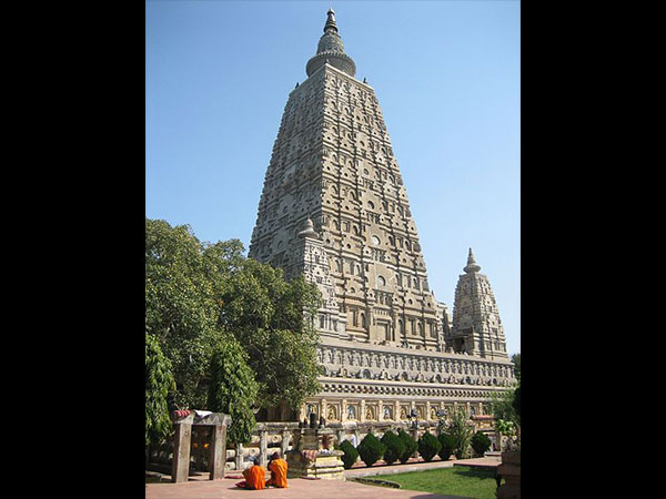 5. మహాబోధి ఆలయం