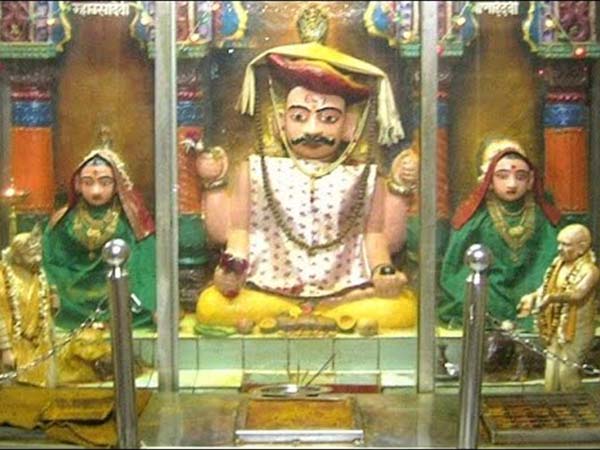 6. ఖాండోబా...ఒక శివాలయం...