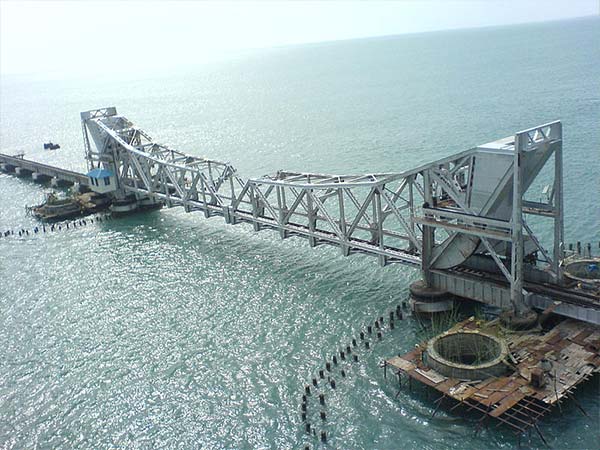 8. పంబన్ బిడ్జి