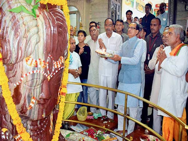 8.ఎనిమిది పేర్లను సూచిస్తాయి.