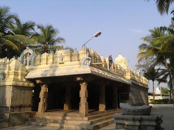 8. అనేక ఆలయాలు ఉన్నాయి.