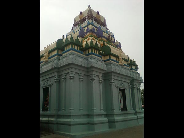 8. మూడు ప్రాకారాలు