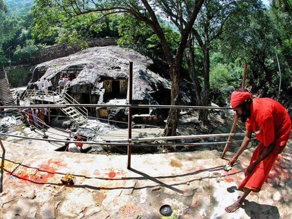 1.రెండు జిల్లాల్లో