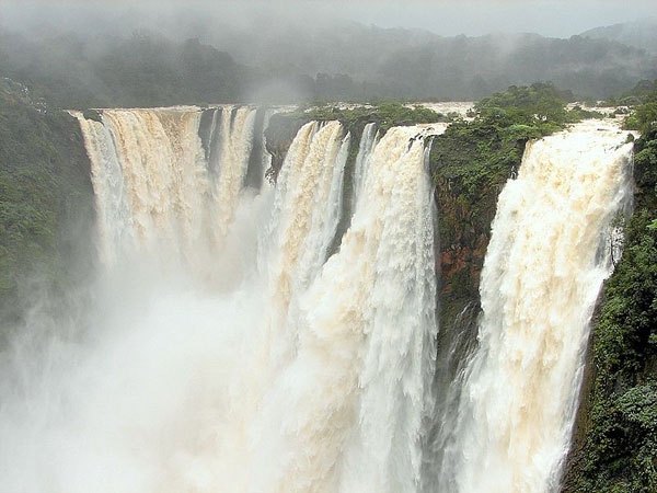 1. జోగ్ జలపాతం