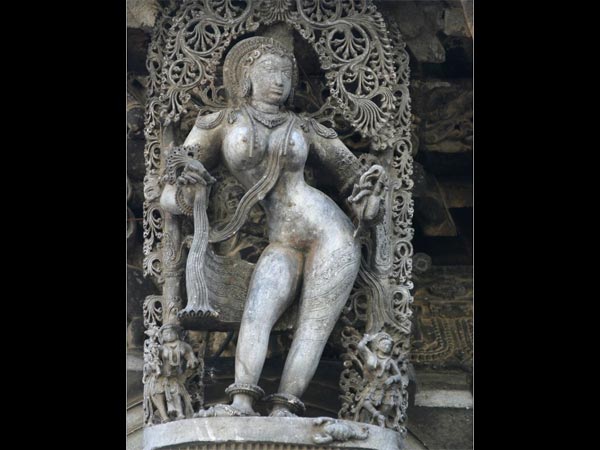 గిర గిర తిరిగే స్థంభం...గాల్లో నిలిచిన స్థంభం...సంతానం ఇచ్చే