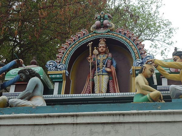 12.యుద్ధం జరుగుతుంది