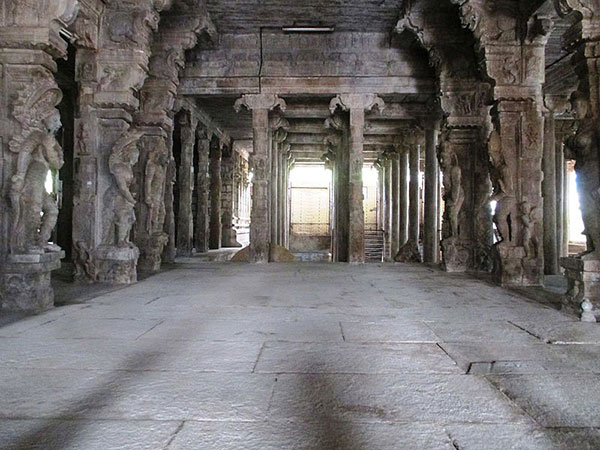 13. ఐదు ప్రాకారాలతో
